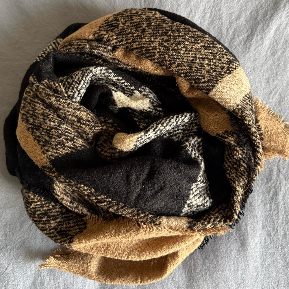 Loft Plaid Blanket Scarf Tan Black Oversized Shawl Wrap